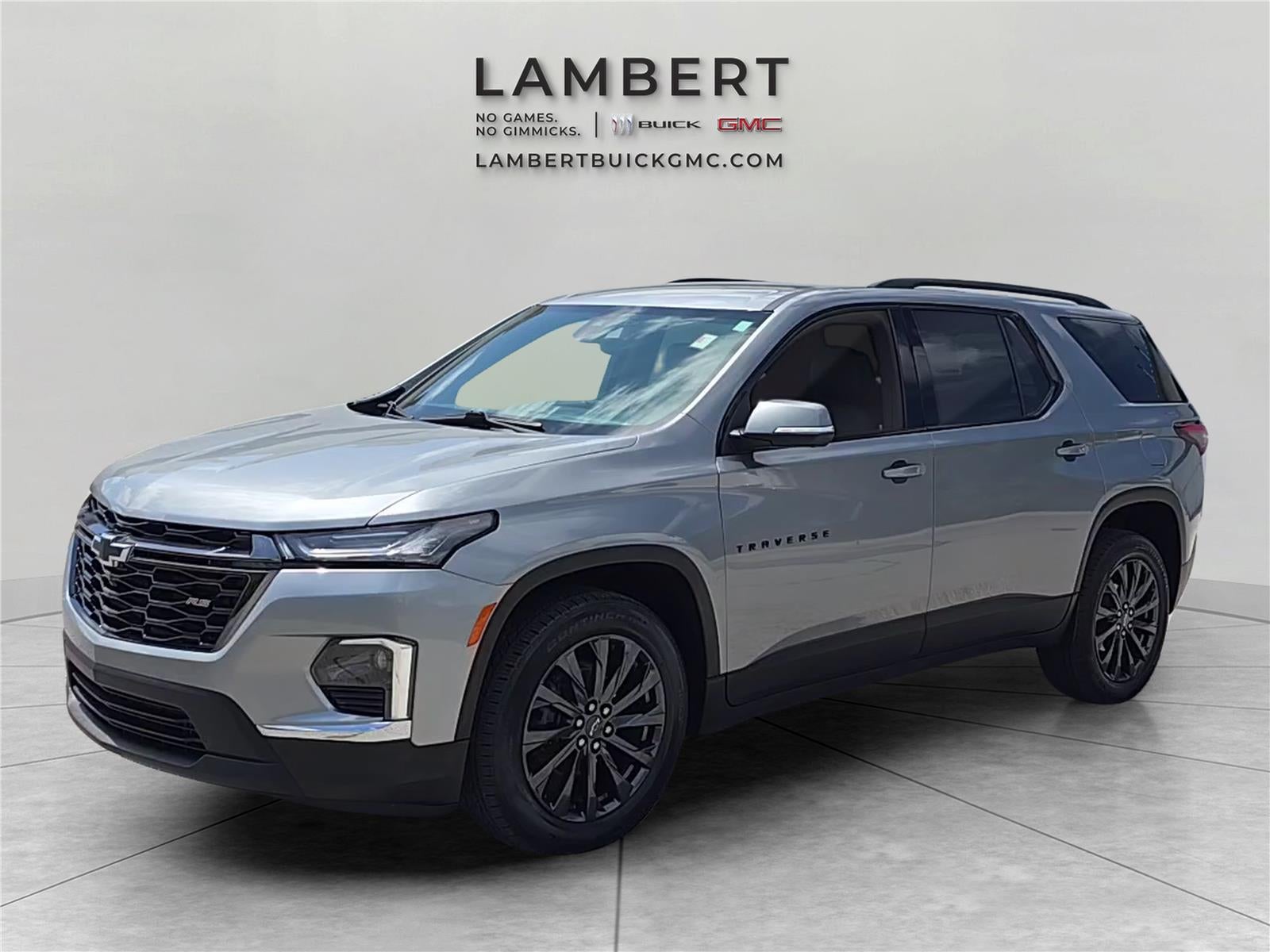 2023 Chevrolet Traverse RS in Sterling Gray Metallic — front three-quarter view