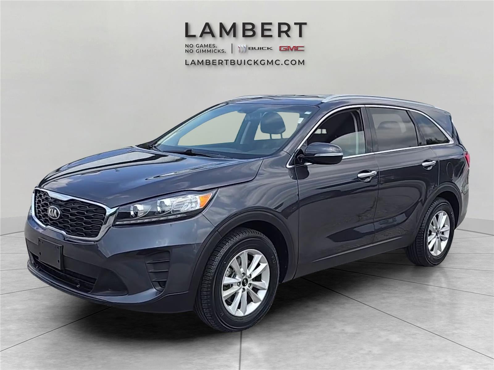 2019 Kia Sorento LX in Platinum Graphi — front three-quarter view